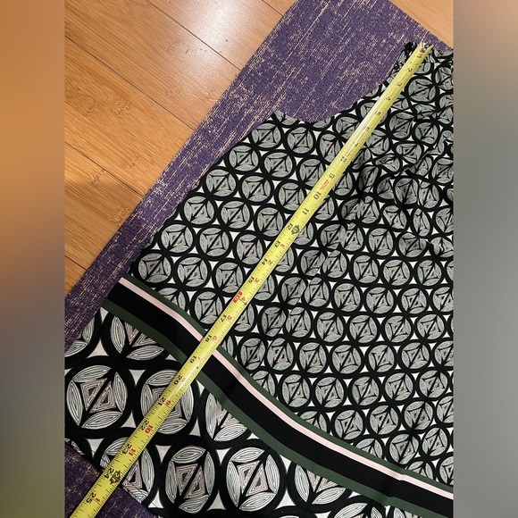 Ann Taylor geometric print top - XS - Picture 7 of 7